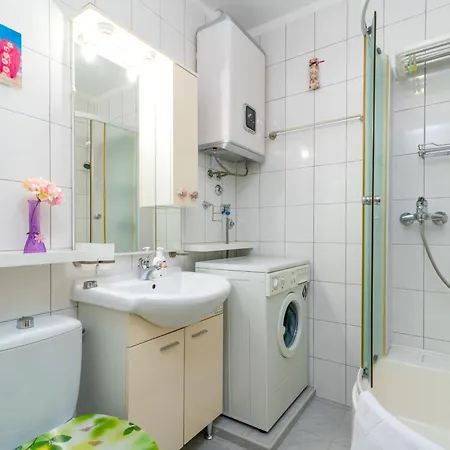 Square View-heritage Apartment *