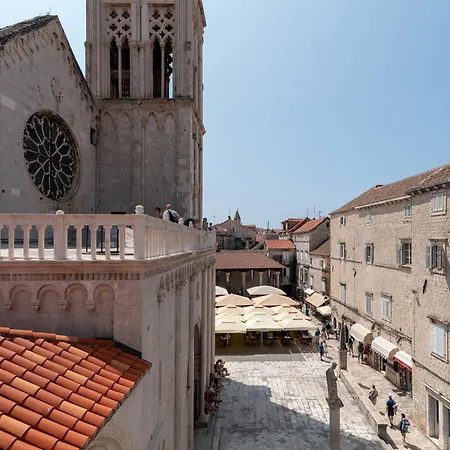 Apartment Square View-heritage