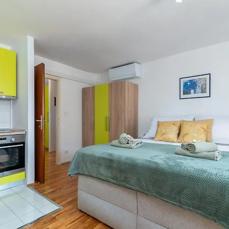 Apartment Square View-heritage