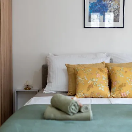 Square View-heritage