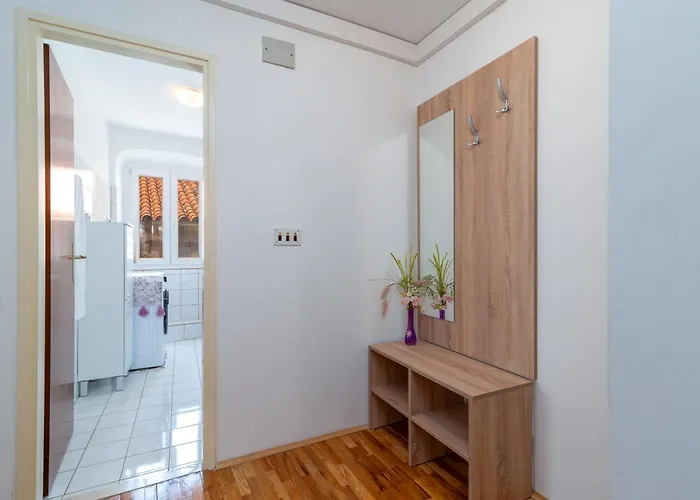 Square View-heritage Apartman Trogir