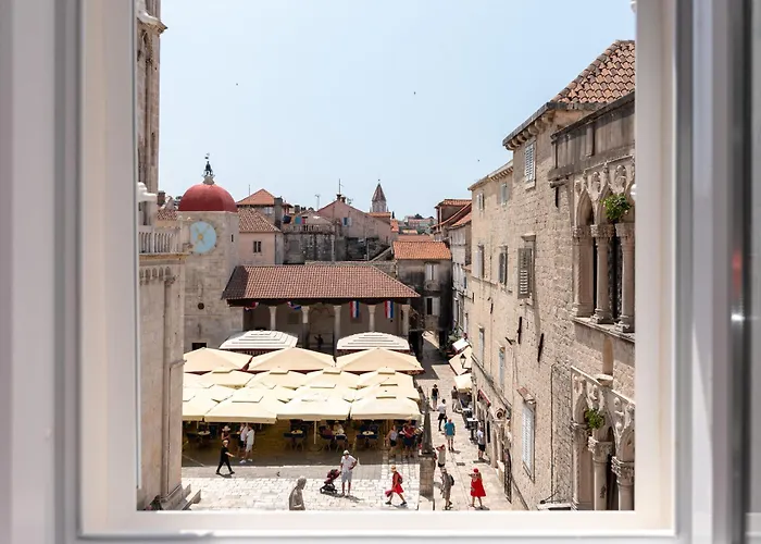 Square View-heritage * Trogir