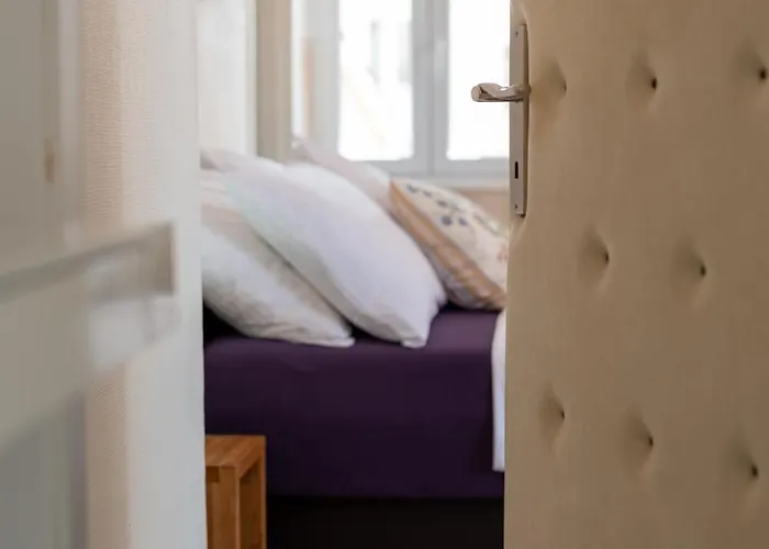 Square View-heritage Apartman Trogir