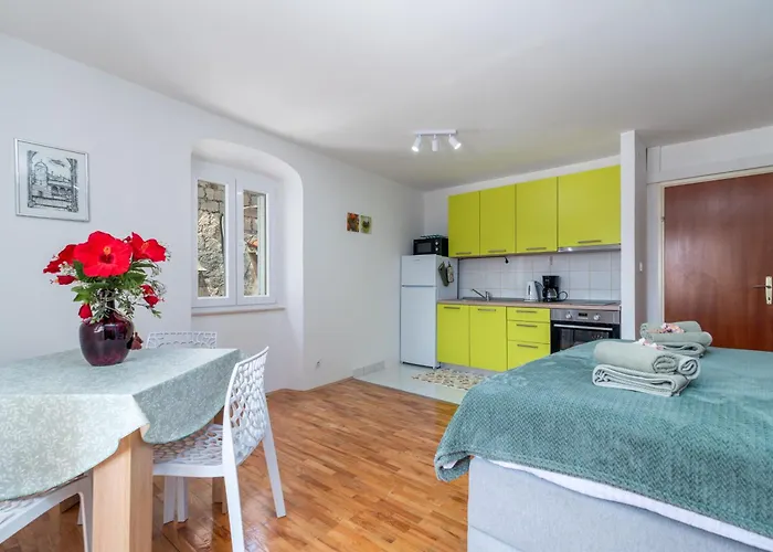 Square View-heritage Apartman Trogir