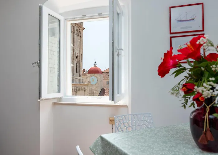 Square View-heritage Lejlighed Trogir