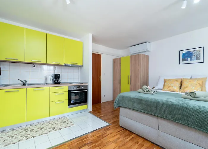 Square View-heritage *