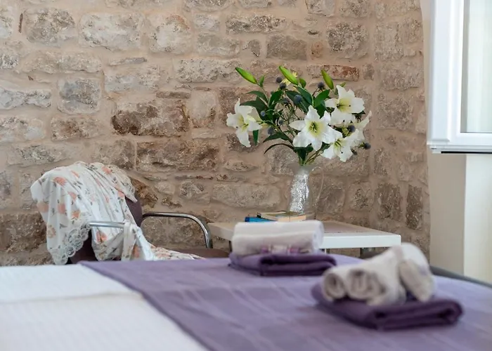 Square View-heritage * Trogir