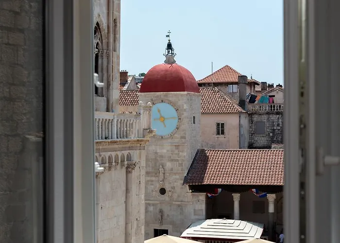 Square View-heritage *