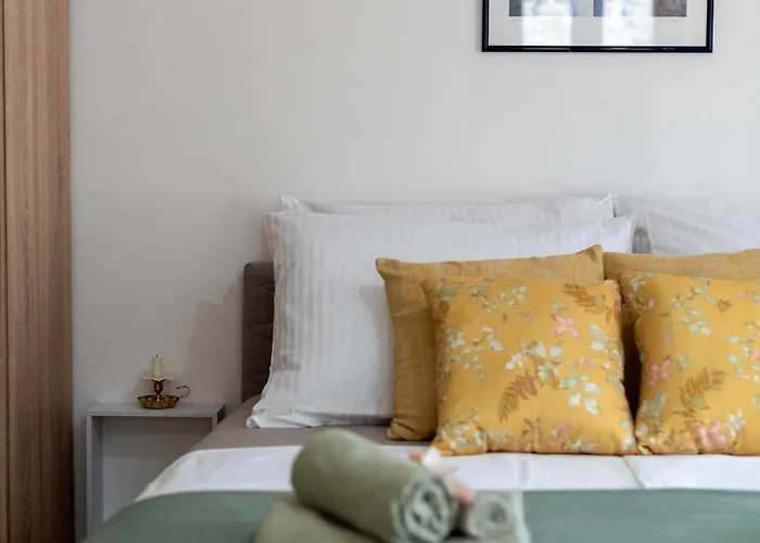 Square View-heritage