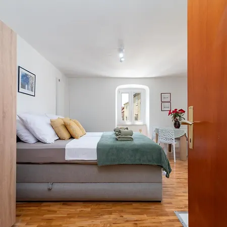 Apartman Square View-heritage Trogir