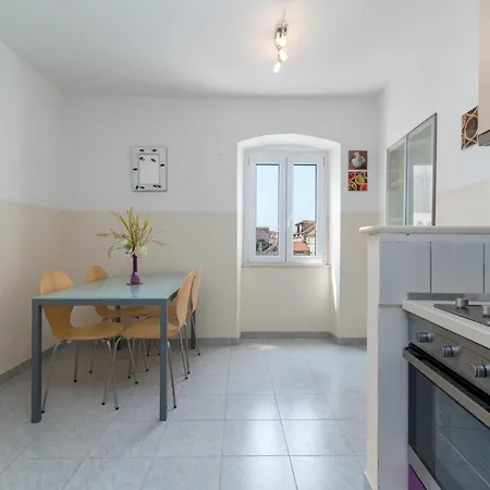 Apartment Square View-heritage Trogir