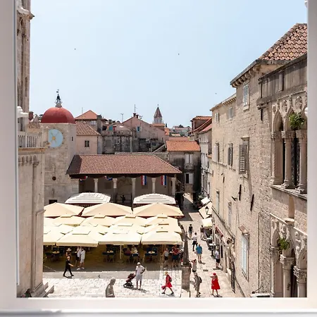 Square View-heritage * Trogir