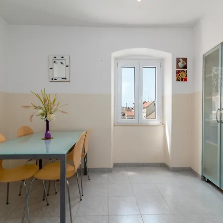 Apartment Square View-heritage