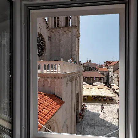 Square View-heritage * Trogir