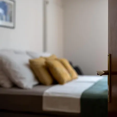 Apartment Square View-heritage Trogir