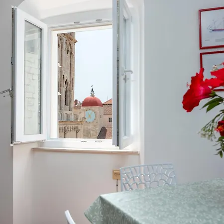 Square View-heritage Apartment Trogir
