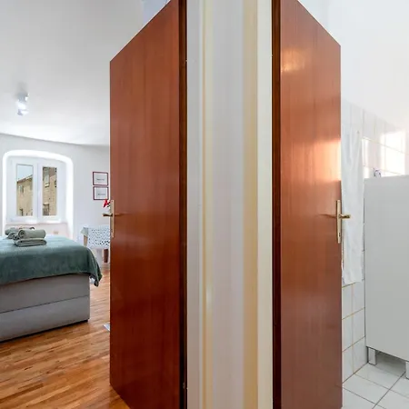 Apartment Square View-heritage *