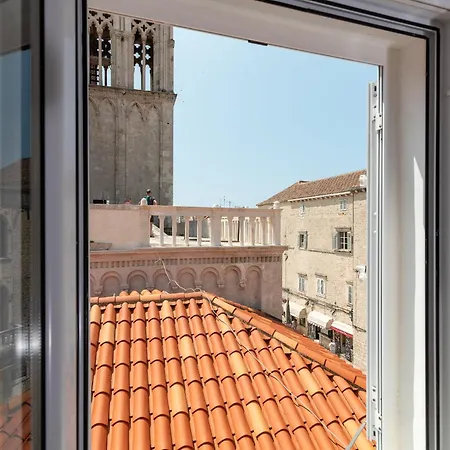 Square View-heritage * Trogir