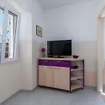 Square View-heritage Apartment *