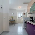 Square View-heritage Apartment