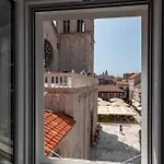 Square View-heritage * Trogir