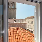 Square View-heritage * Trogir
